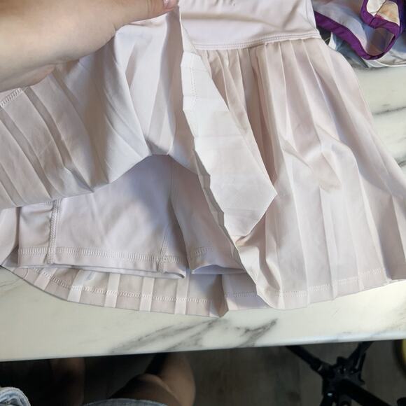 Girls SZ S 5-6 Clothes Lot Outfits Nike Tempo Shorts 2 Pairs, Skort And Tops - Picture 8 of 9